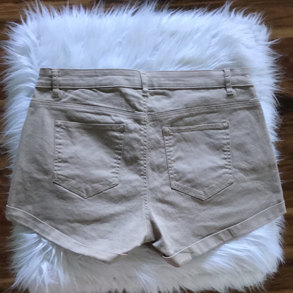 H&M Beige Shorts - Picture 2 of 7